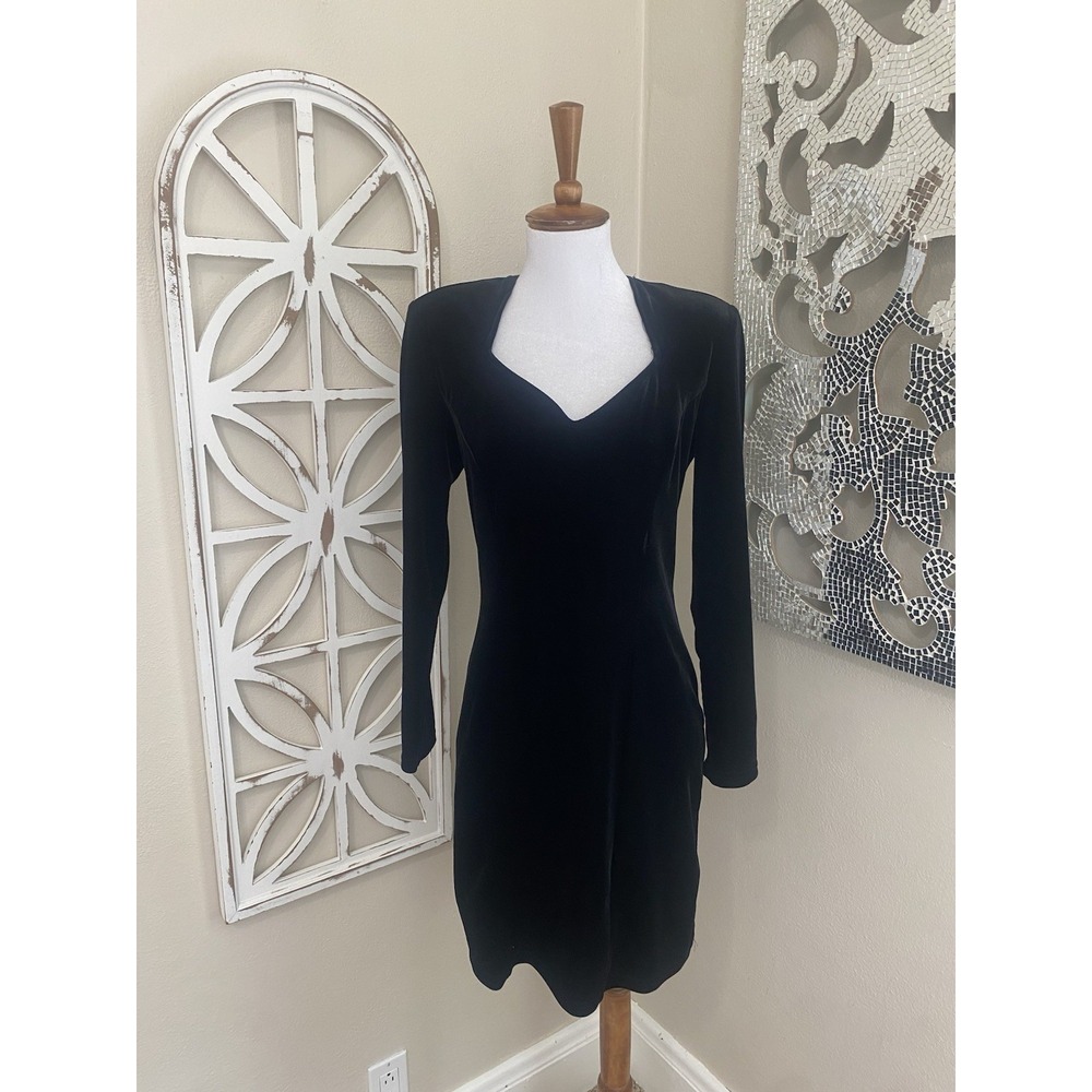 Vintage KC Spencer New York Size 4P Black Velvet Witchy Whimsigoth Grunge Dress
